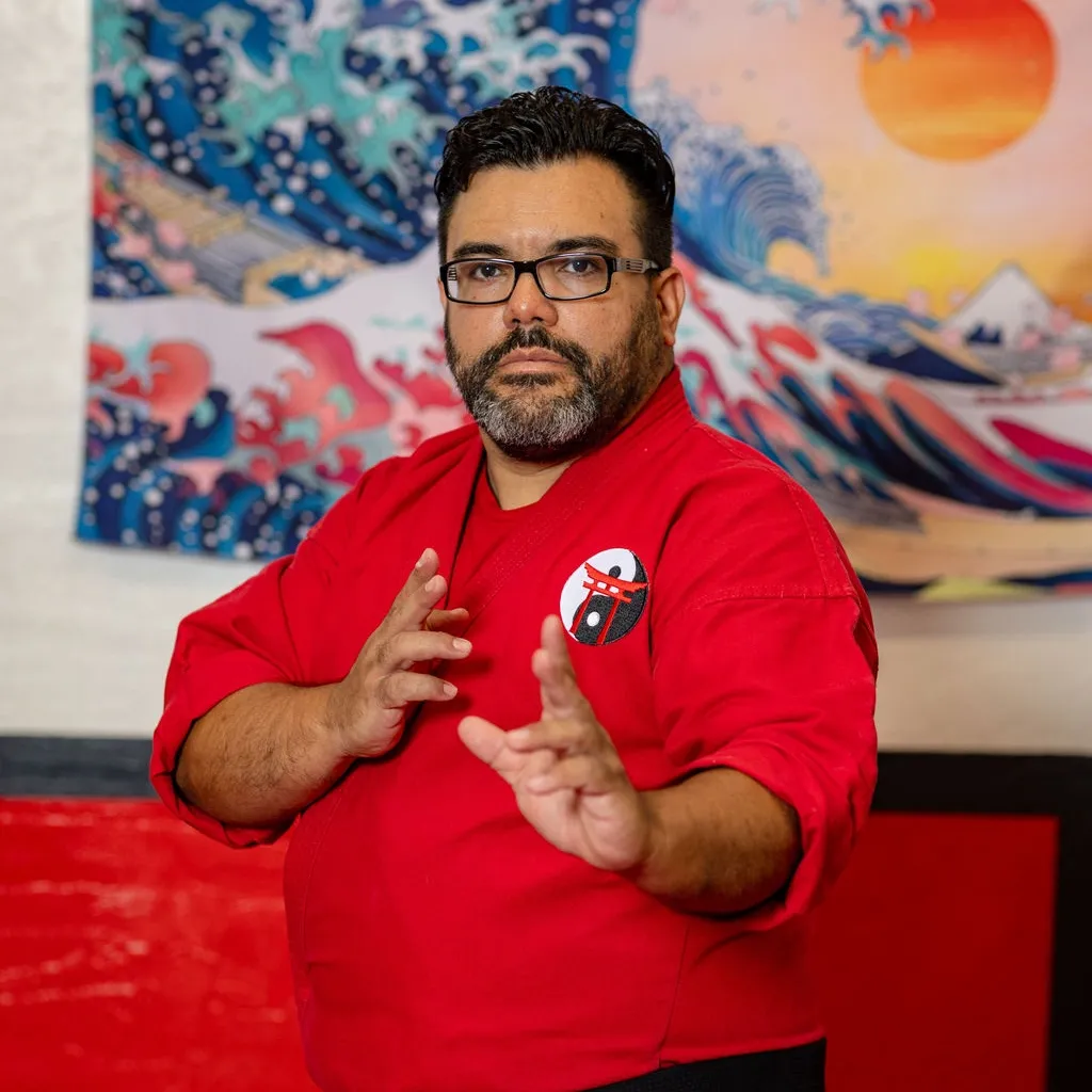 Oscar Cruz headshot